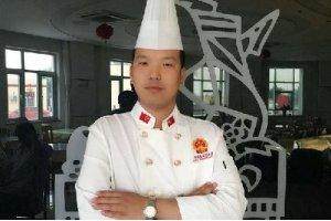 董凯伟：在离家200公里外的服务区，他用坚持守卫游客的胃！