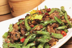【改良菜】蛤蜊肉油渣煸四季豆
