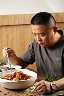 小城厨师到上海开店，为什么他成功了？（附招牌菜秘方）