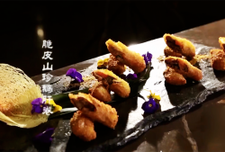 大厨分享一道星级酒店菜式——脆皮山珍鹅肝卷